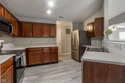 9959 Olympic Circle, Indianapolis - 24