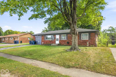 5 Angela Court, Beech Grove - 27
