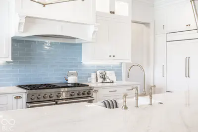 540 E 214th Street, Westfield - 8