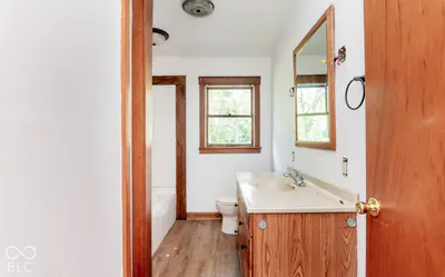 6166 County Road 200, Seymour - 39