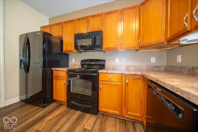 10811 Meadow Wing Court, Noblesville - 13