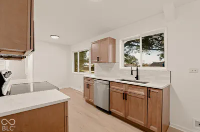 4062 W Broadway Avenue, Bloomington - 17