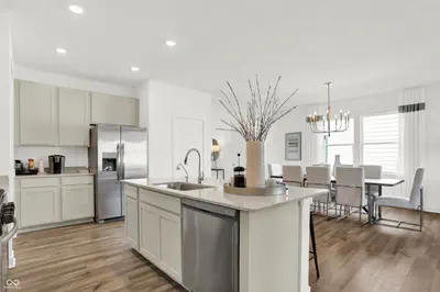 888 Drummond Court, Greenwood - 10