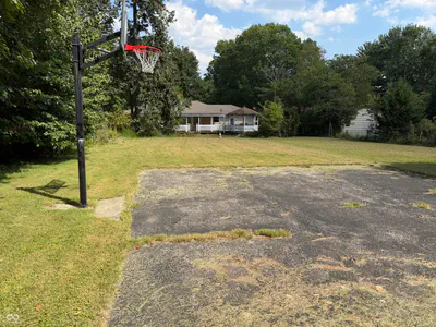 323 Hillsdale Drive, Bloomington - 35