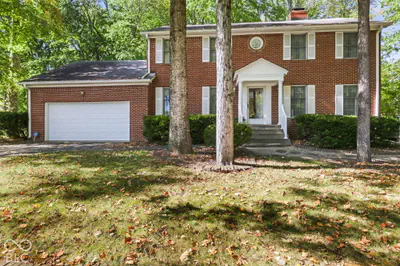 4238 S Carrie Drive, New Palestine - 2