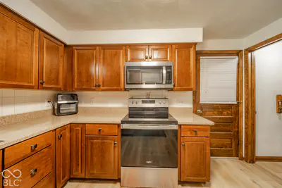 10664 S 9 W, Pendleton - 12