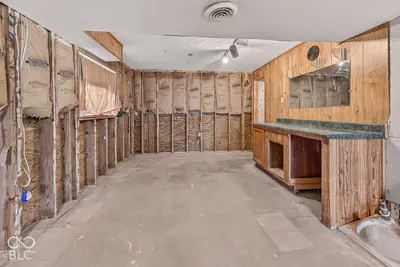 625 Woods Crossing Drive, Indianapolis - 32