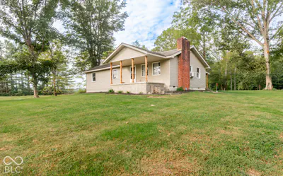6166 County Road 200, Seymour