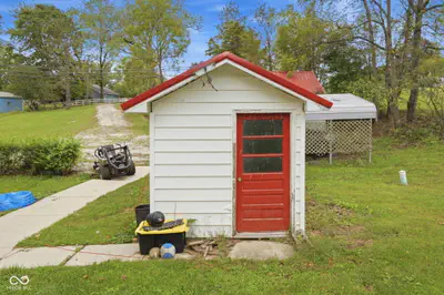 4561 County Road 325, Greencastle - 32