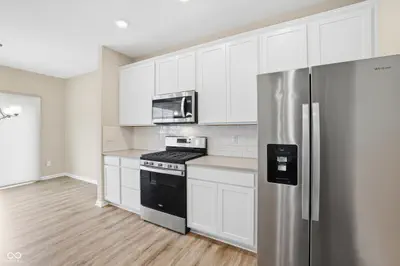 6387 Wasco Drive, Whitestown - 13