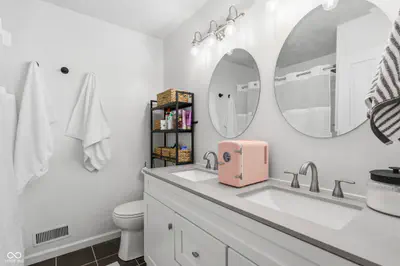 9801 Logan Lane, Fishers - 44