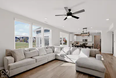 19060 Seaforth Way, Westfield - 24