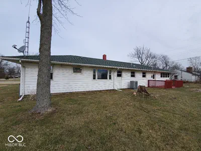 203 Walnut Street, Farmland - 2