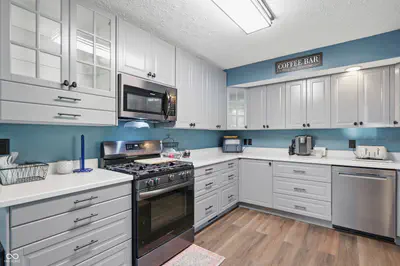10366 155 Road, Greentown - 12