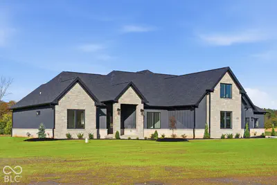2786 S Kings Way, New Palestine - 4