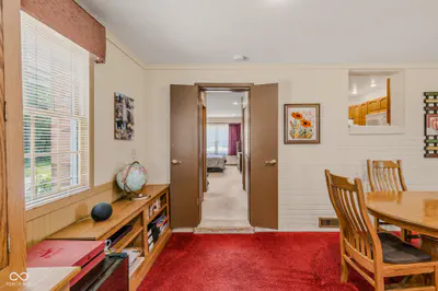1406 Laurel Drive, Columbus - 27