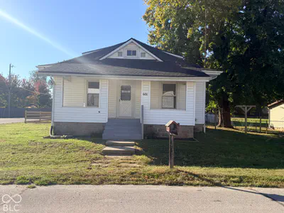 601 W Washington Street, Waynetown