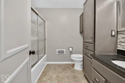 10847 Greendale Drive, Seymour - 20