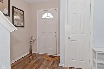 2372 Shadowbrook Drive, Plainfield - 2