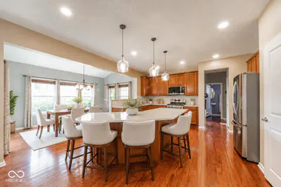 5825 Somerset Boulevard E, Bargersville