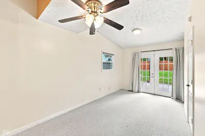 414 Sleepy Hollow Drive, Plainfield - 18