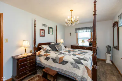 831 North Drive, Seymour - 19