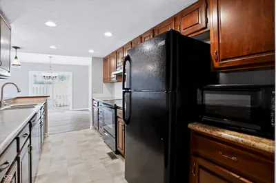 512 Conner Creek Drive, Fishers - 27