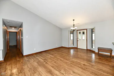 8919 Country Walk Drive, Indianapolis - 12