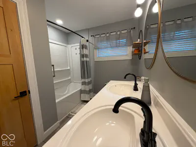 1010 Crescent Drive, New Castle - 13