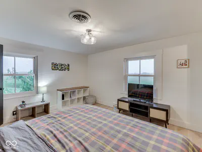 2058 100, Franklin - 54
