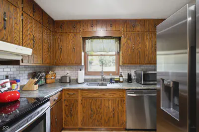 1170 W Base Road, North Vernon - 17