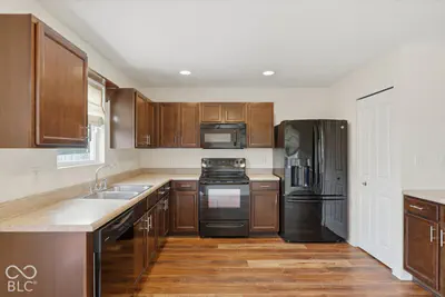 906 Olmsted, Shelbyville - 11