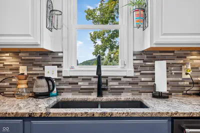 235 Eagle Drive, Nineveh - 42