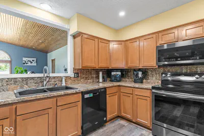 3650 Little York Road, Scottsburg - 11