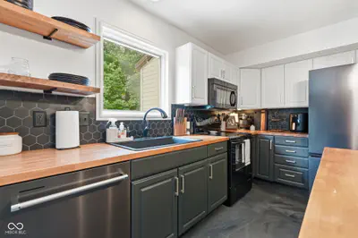 11370 Wilderness Trail, Fishers - 17