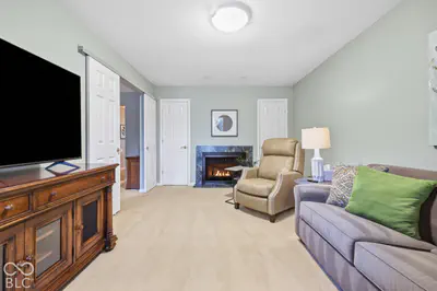 558 Hunters Drive, Carmel - 13