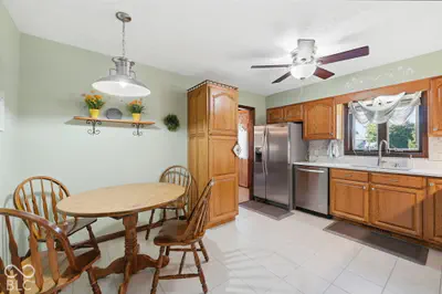 592 Echo Bend Boulevard, Greenwood - 25