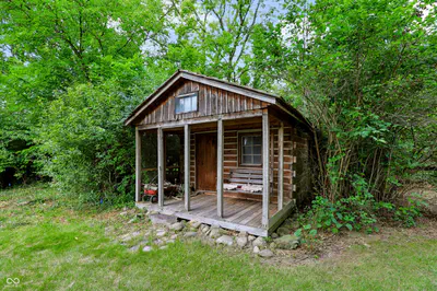 8437 500, Zionsville - 93