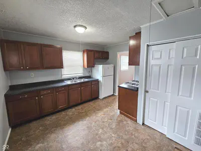 2230 Goodlet Avenue, Indianapolis - 6