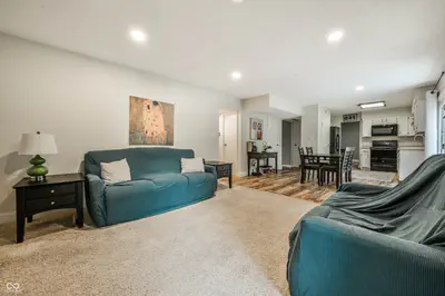 909 Farmview Lane, Carmel - 21