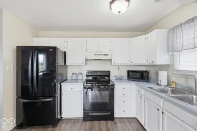 208 Fountain Lake Drive S, Shelbyville - 10