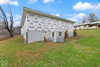 410 Main Street, English - 49