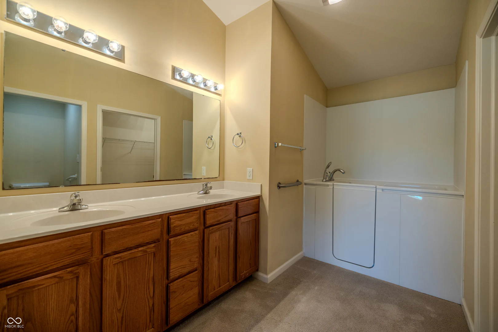 12682 Whisper Way, Fishers