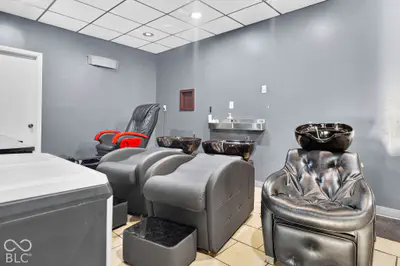 2123 Memorial Drive, New Castle - 10