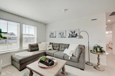 64 Sterling Place, New Whiteland - 24