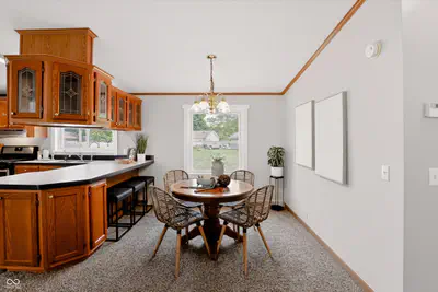 150 Sunset Court, Cicero - 11