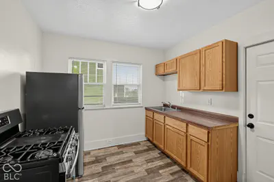 1031 College Street, South Bend - 23