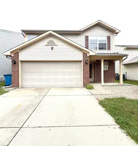 7704 Lake Vista Lane, Indianapolis