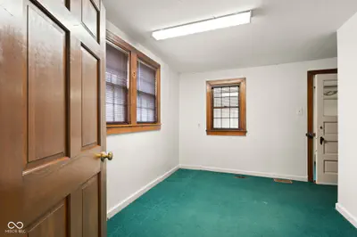 1302 10th Street, Jeffersonville - 37