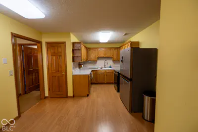 554 Cresthaven Drive, Indianapolis - 34